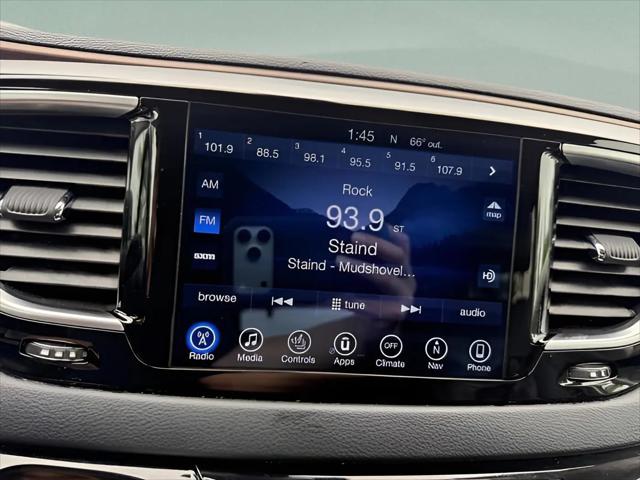 2017 Chrysler Pacifica Touring-L Plus