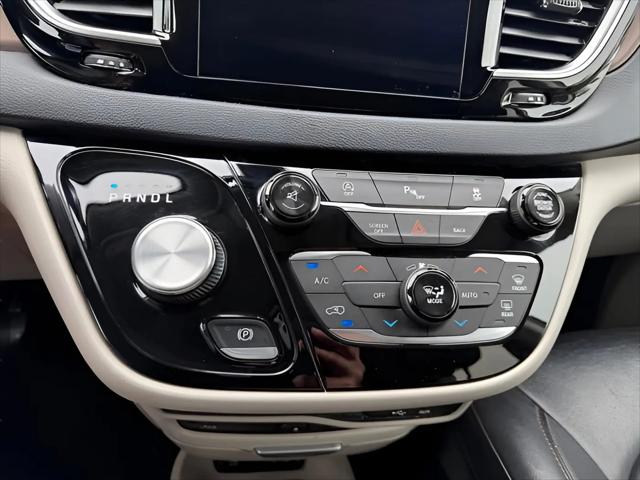 2017 Chrysler Pacifica Touring-L Plus