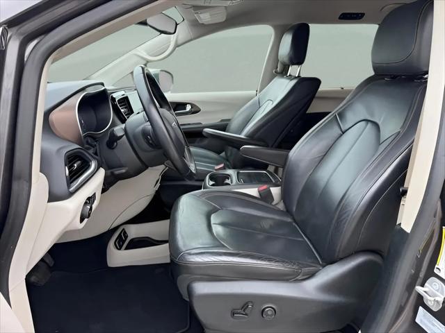 2017 Chrysler Pacifica Touring-L Plus