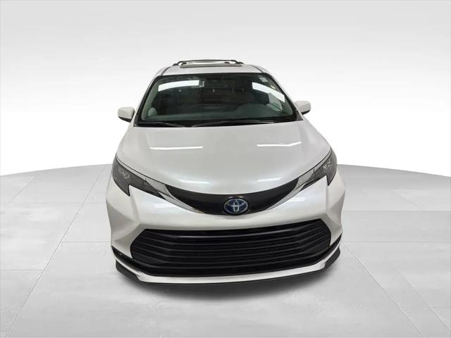 2025 Toyota Sienna XLE