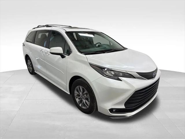 2025 Toyota Sienna XLE