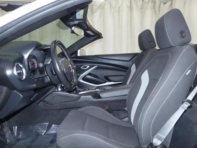 2022 Chevrolet Camaro RWD Convertible LT1