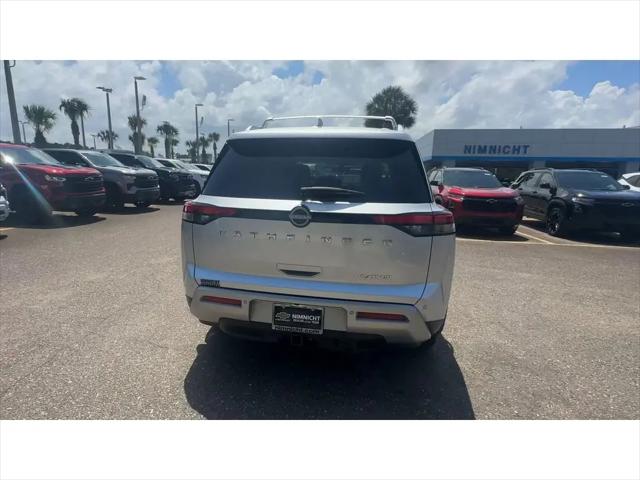 2024 Nissan Pathfinder Platinum FWD