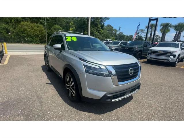 2024 Nissan Pathfinder Platinum FWD
