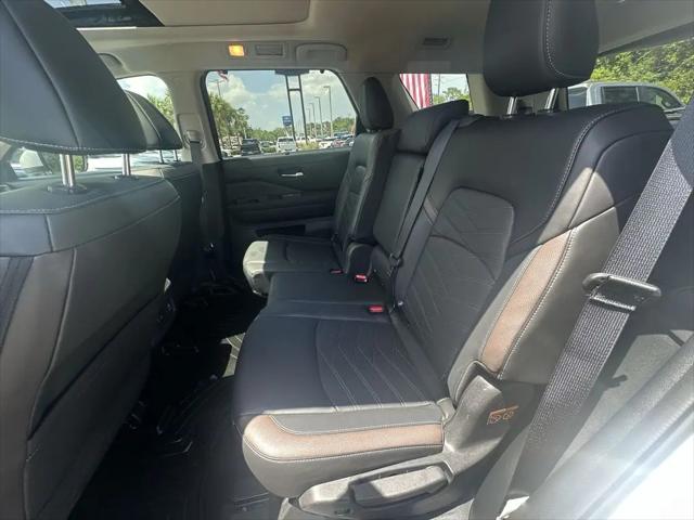 2024 Nissan Pathfinder Platinum FWD