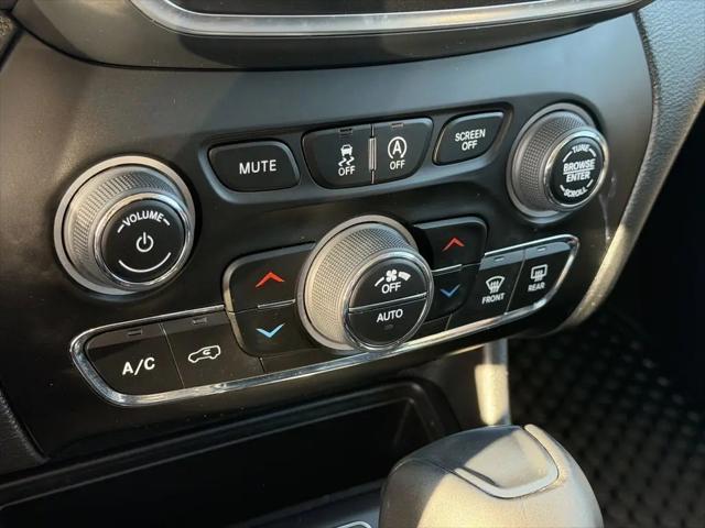 2023 Jeep Cherokee Trailhawk 4x4
