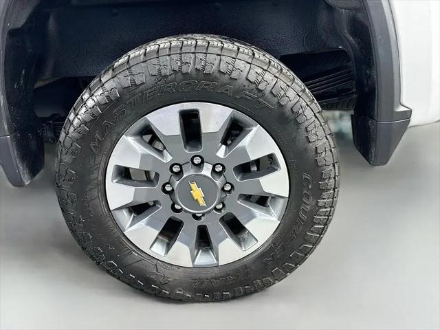 2023 Chevrolet Silverado 2500HD 4WD Crew Cab Standard Bed Custom