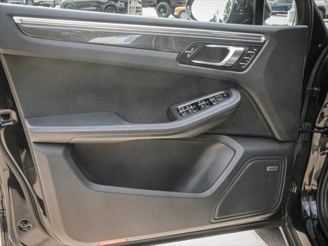 2022 Porsche Macan Macan