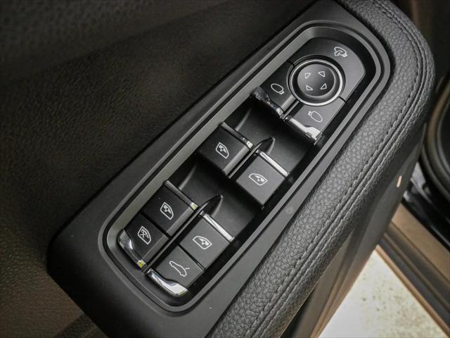 2022 Porsche Macan Macan