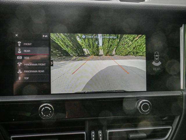 2022 Porsche Macan Macan
