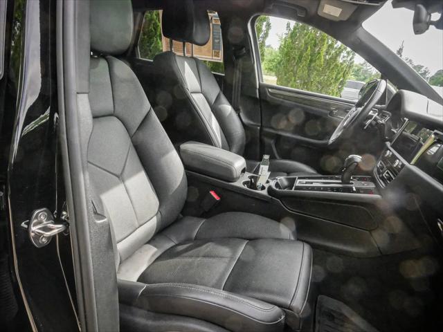 2022 Porsche Macan Macan