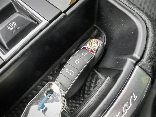 2022 Porsche Macan Macan