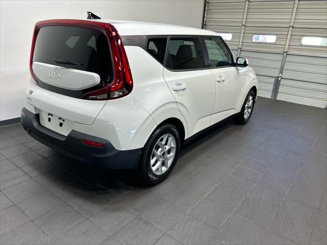 2022 Kia Soul S 2022 Kia Soul S