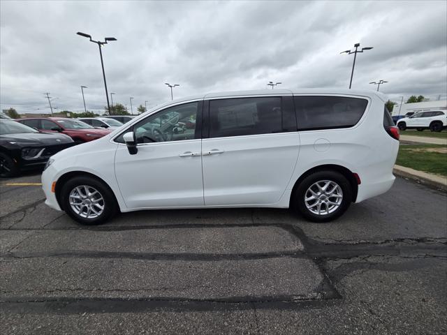 2022 Chrysler Voyager LX