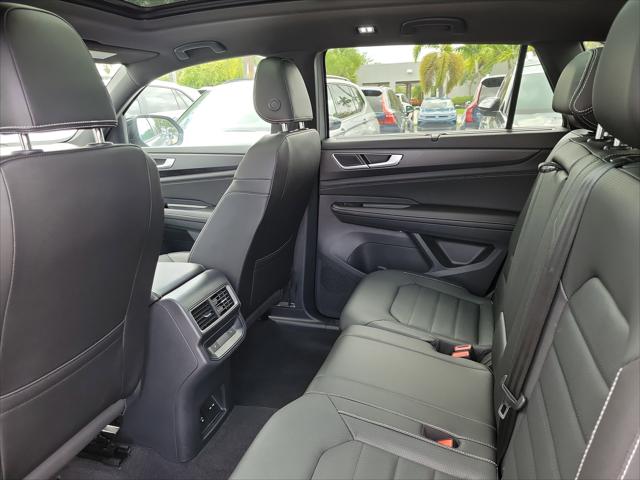 2026 Volkswagen Atlas Cross Sport SEL R-Line Black