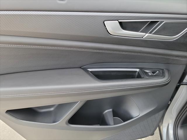 2026 Volkswagen Atlas Cross Sport SEL R-Line Black