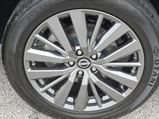 2023 Nissan Pathfinder SL 4WD