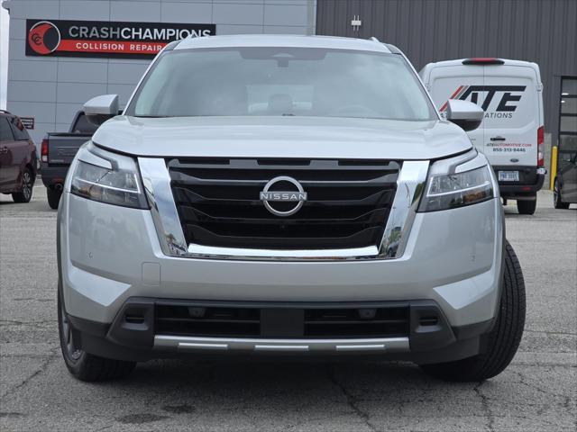 2023 Nissan Pathfinder SL 4WD