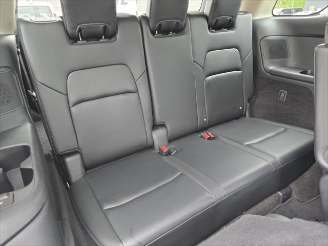 2023 Nissan Pathfinder SL 4WD