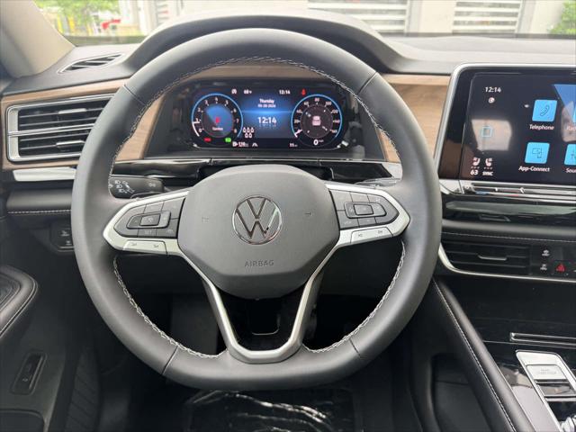 2026 Volkswagen Atlas SE with Technology
