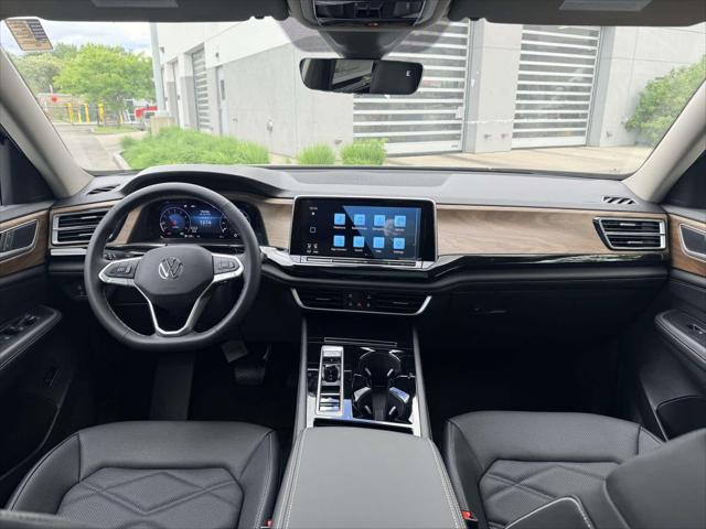 2026 Volkswagen Atlas SE with Technology