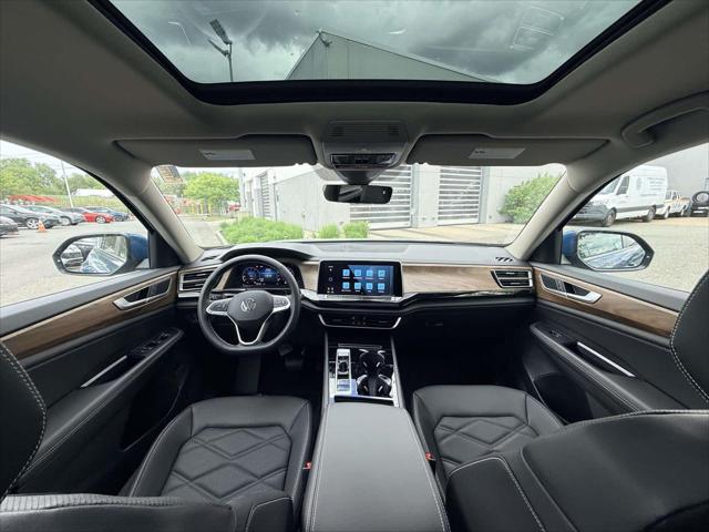 2026 Volkswagen Atlas SE with Technology