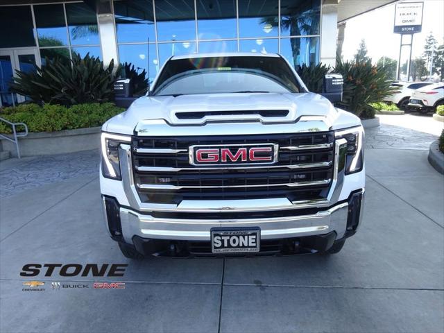 2026 GMC Sierra 2500HD Crew Cab, Standard Bed, SLT, 4WD