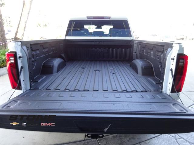 2026 GMC Sierra 2500HD Crew Cab, Standard Bed, SLT, 4WD