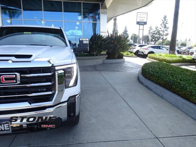 2026 GMC Sierra 2500HD Crew Cab, Standard Bed, SLT, 4WD
