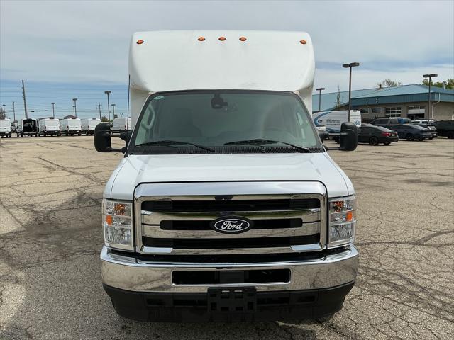 2027 Ford E-Series Cutaway Base
