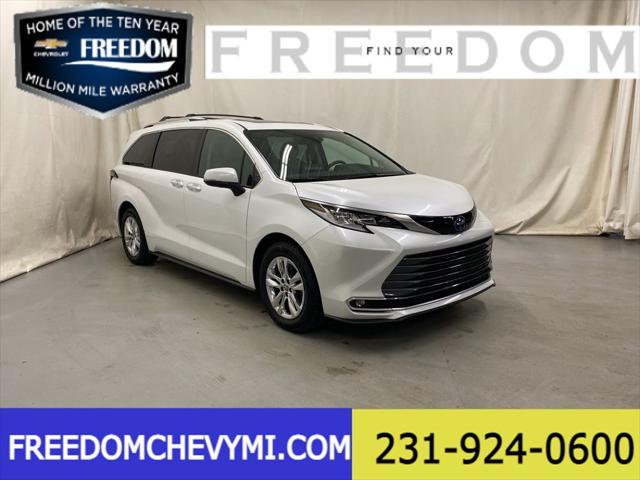 2023 Toyota Sienna Limited for sale in Fremont, MI