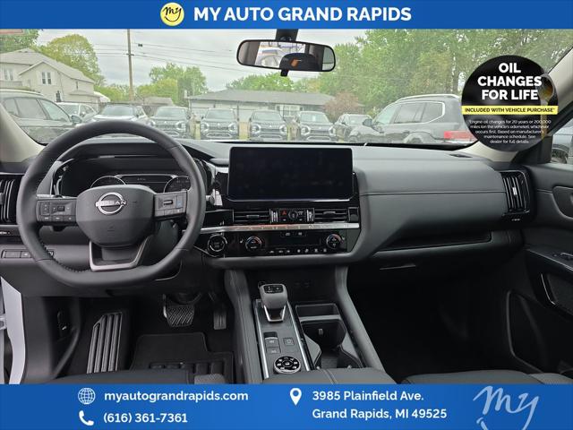 2026 Nissan Pathfinder SV