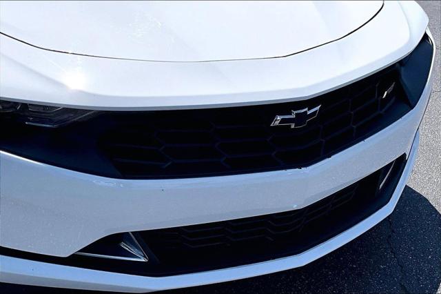2023 Chevrolet Camaro RWD Convertible 2LT