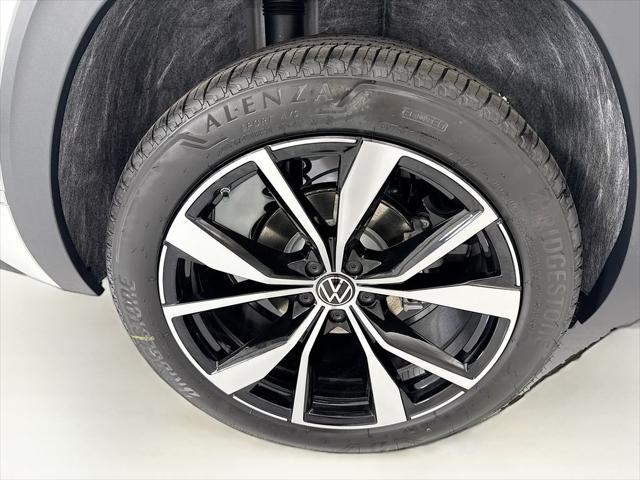 2026 Volkswagen Atlas Cross Sport SEL Premium R-Line