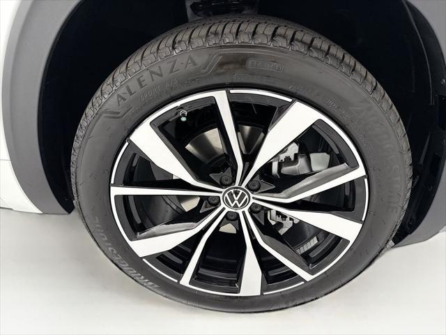 2026 Volkswagen Atlas Cross Sport SEL Premium R-Line