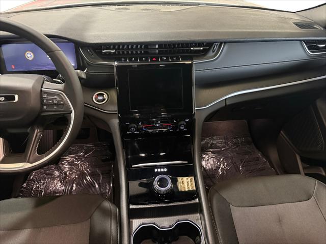 2025 Jeep Grand Cherokee Laredo X 4x2