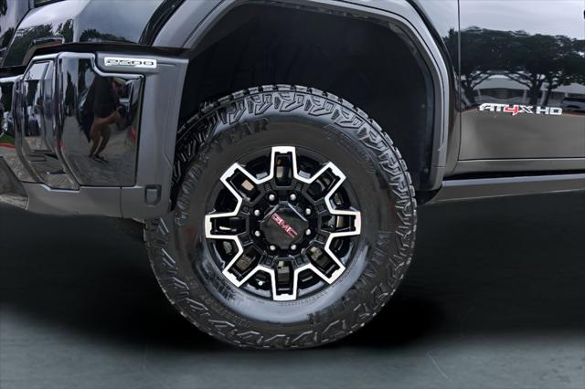 2025 GMC Sierra 2500HD 4WD Crew Cab Standard Bed AT4X