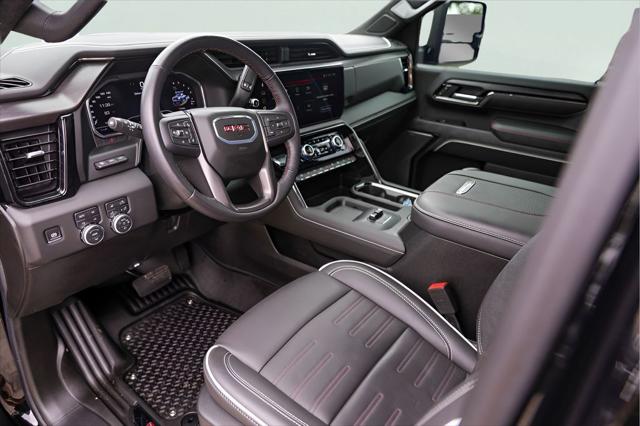 2025 GMC Sierra 2500HD 4WD Crew Cab Standard Bed AT4X