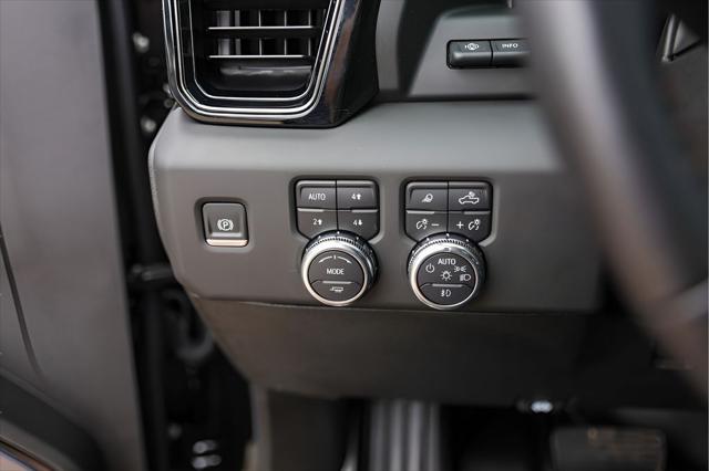 2025 GMC Sierra 2500HD 4WD Crew Cab Standard Bed AT4X