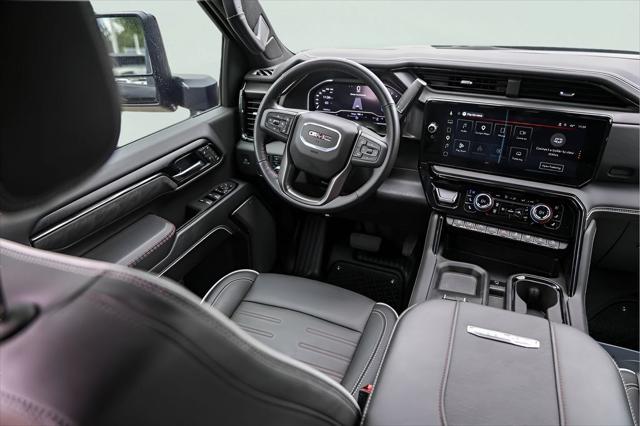 2025 GMC Sierra 2500HD 4WD Crew Cab Standard Bed AT4X