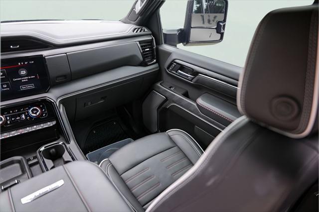 2025 GMC Sierra 2500HD 4WD Crew Cab Standard Bed AT4X
