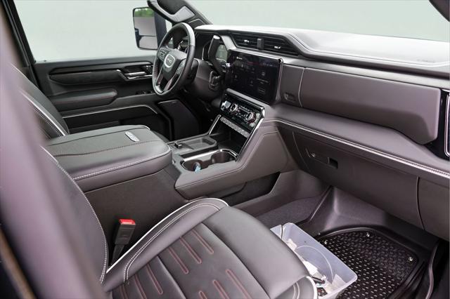 2025 GMC Sierra 2500HD 4WD Crew Cab Standard Bed AT4X