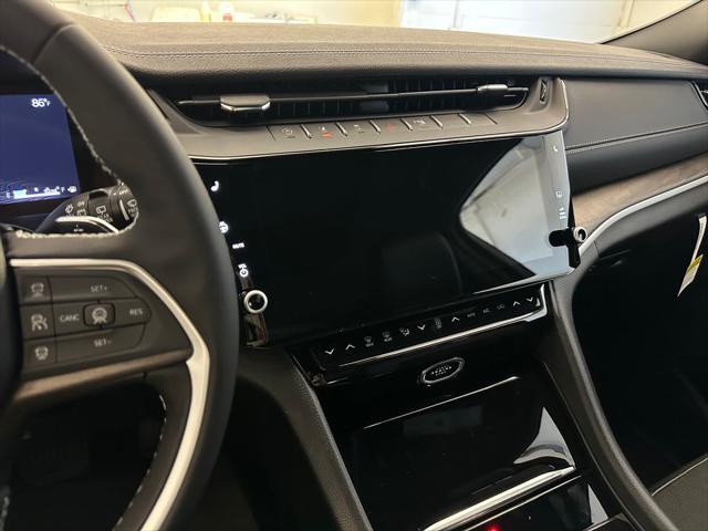 2026 Jeep Grand Cherokee L GRAND CHEROKEE L LAREDO ALTITUDE 4X4 2026 Jeep Grand Cherokee L GRAND CHEROKEE L LAREDO ALTITUDE 4X4
