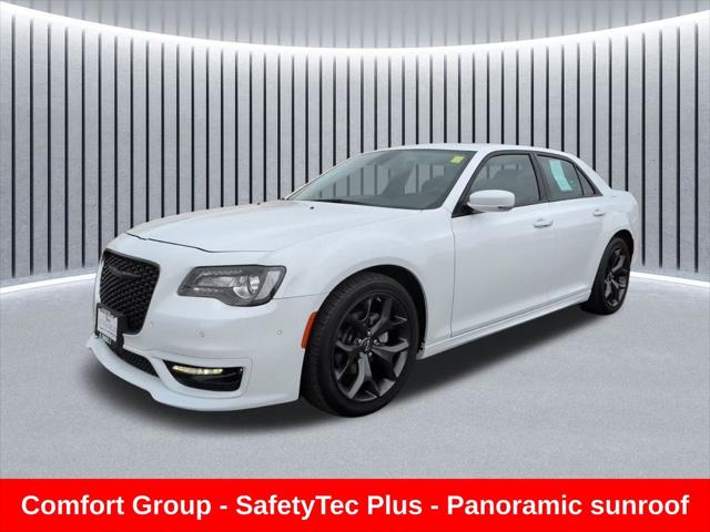 2023 Chrysler 300 Touring-L for sale in St Charles, IL