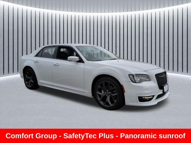 2023 Chrysler 300 Touring-L