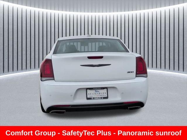 2023 Chrysler 300 Touring-L