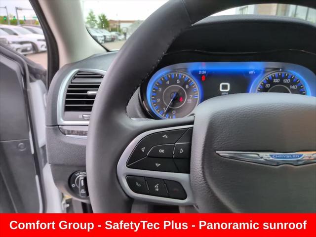 2023 Chrysler 300 Touring-L