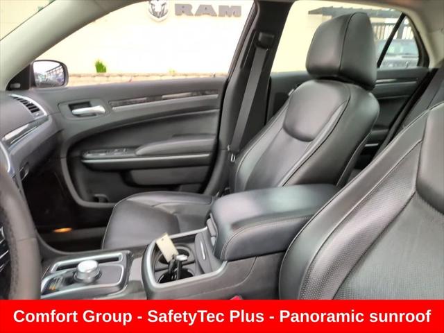 2023 Chrysler 300 Touring-L