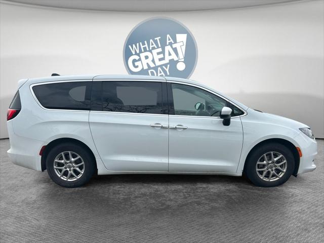 2022 Chrysler Voyager LX 2022 Chrysler Voyager LX