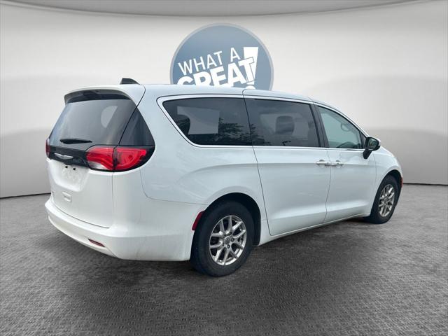 2022 Chrysler Voyager LX 2022 Chrysler Voyager LX
